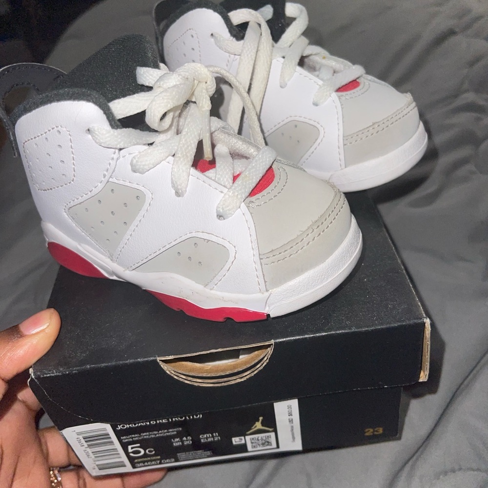 AIR JORDAN 6s